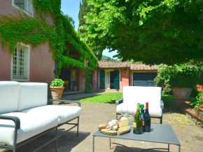 Отель Charming Holiday Home in Tuscany near Lake Puccini  Лукка